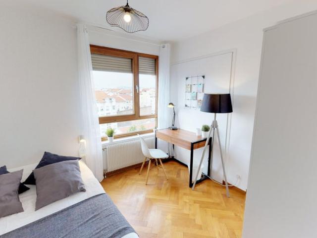 332 Garibaldi Chambre 4