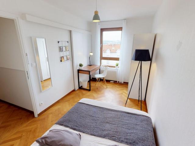 332 Garibaldi Chambre 5