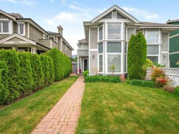 332 12Th Street E, North Vancouver, BC, V7L 2J9 Luxury Duplex for sale | Listing ID R3125 | Royal LePage Carriage Trade Luxury Properties