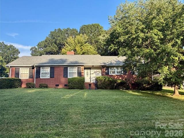 332 Fannie Cir, Charlotte, NC 28205