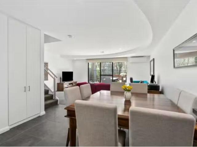 33/2 Hopegood Place, GARRAN Townhouse for rent Listed by Tahl.