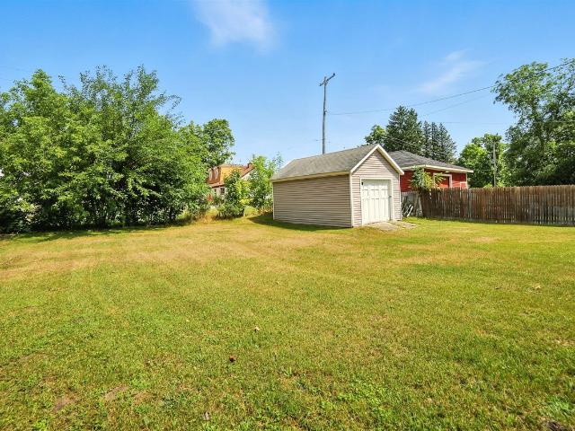 332 W Upton Avenue