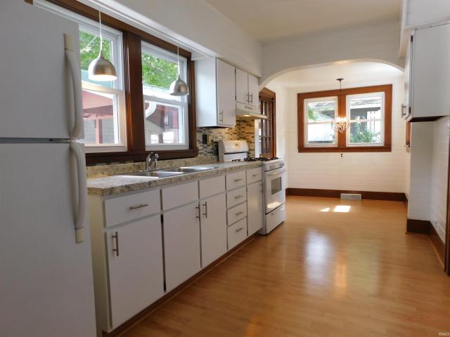 332 W Walnut St