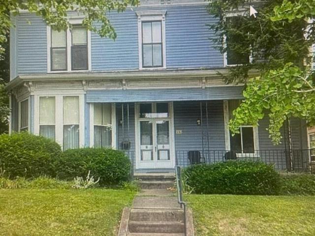 332 W Walnut Street