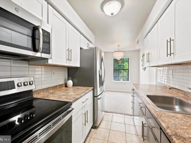 332 Washington Place # 32