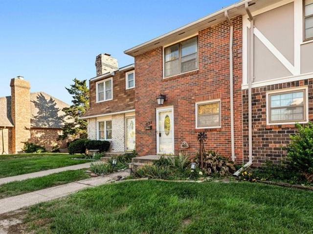 332 Twykingham Pl, Manhattan, KS 66503