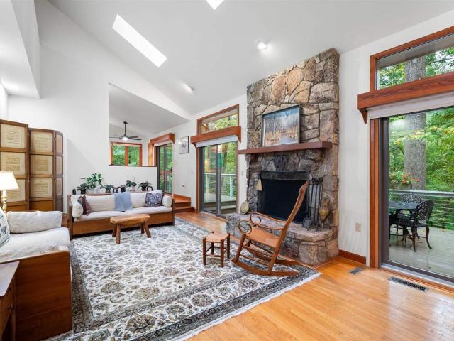 3335 Brookside Dr