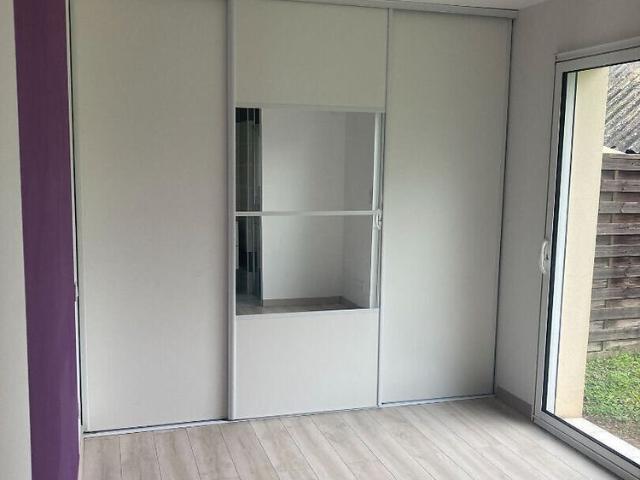 33370 TRESSES A louer maison 5 pièces de plain pied