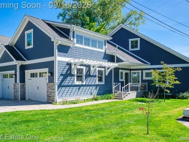 3338 Apache Trl, Hamburg Township, MI 48169