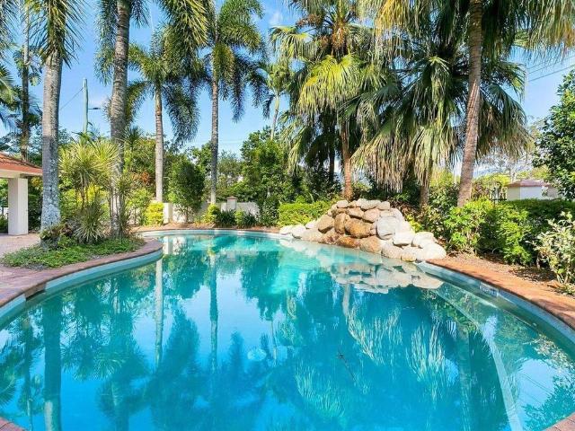 33/327 329 Lake Street, Cairns North