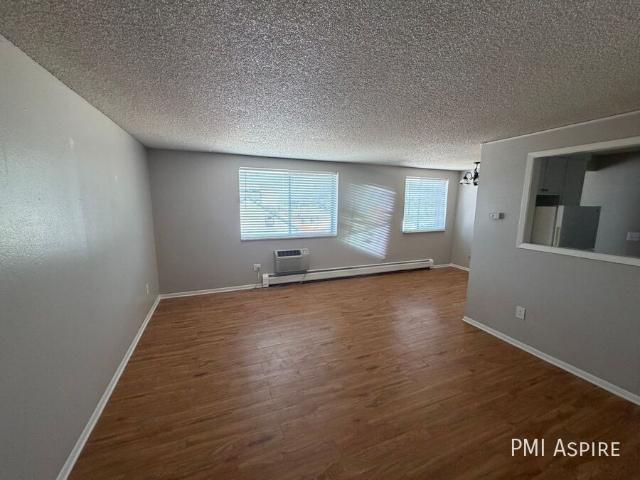 3333 Grant St, 1 bed, 1 full bath