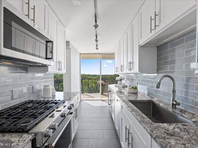 3333 University Boulevard W # 1208