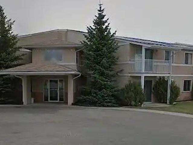 333 43 Avenue West — 2 Bedroom Apartment in Claresholm | $1,600 | Parking & Pet Friendly
