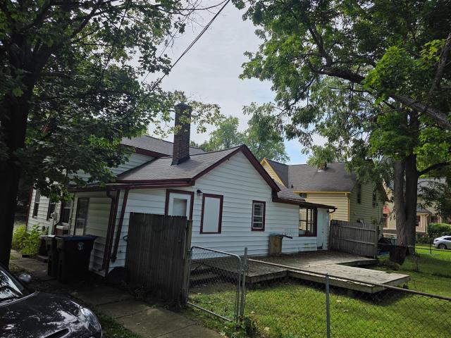 333 E Cross Street