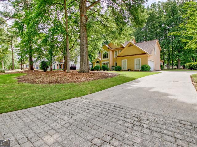 333 Kensington Drive