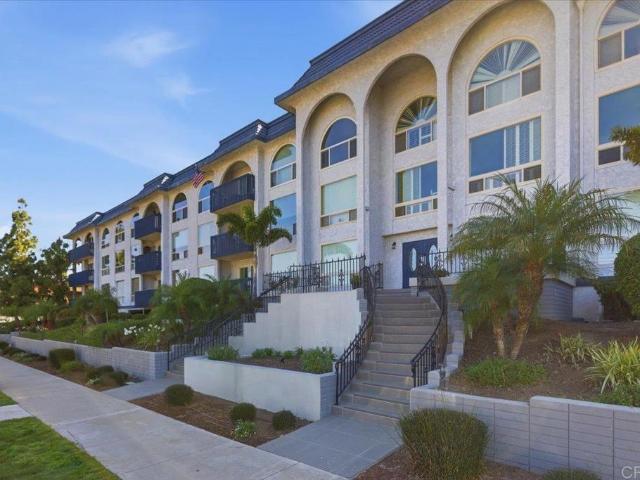 333 Orange Ave, Unit 13, Coronado, CA 92118 | MLS #PTP2602