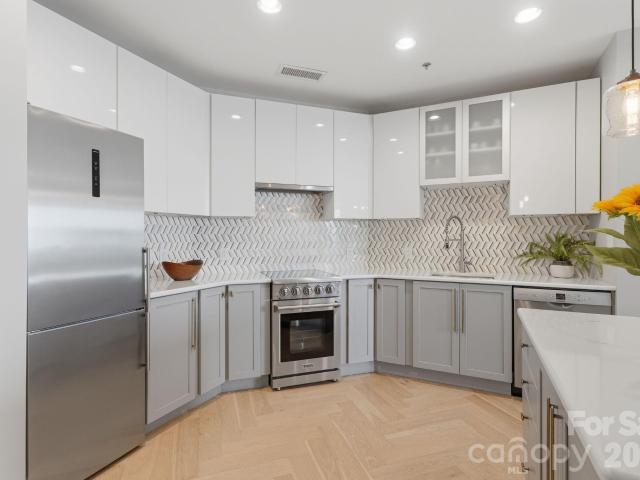 333 W Trade Street # 1306