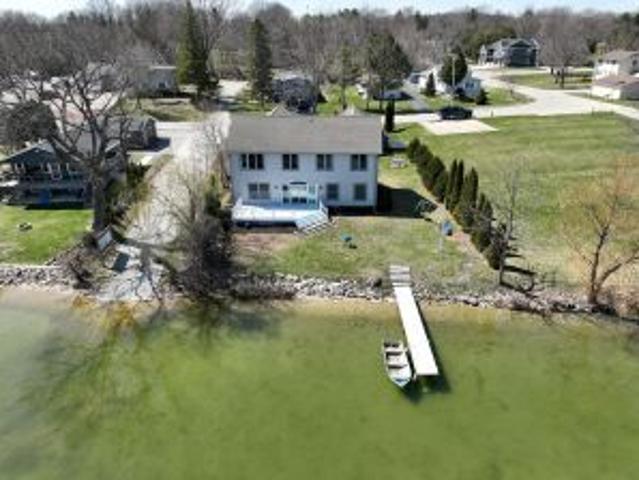 3344 Lake Dr, Hartford, WI 53027 | MLS #1964