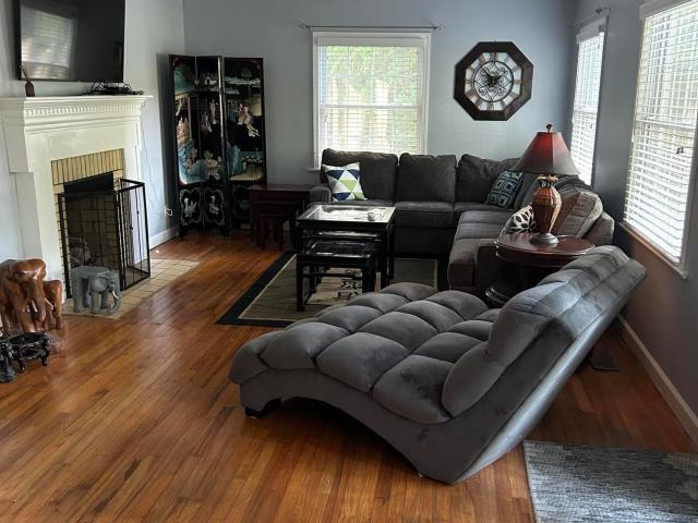 3345 Kenilworth Lane