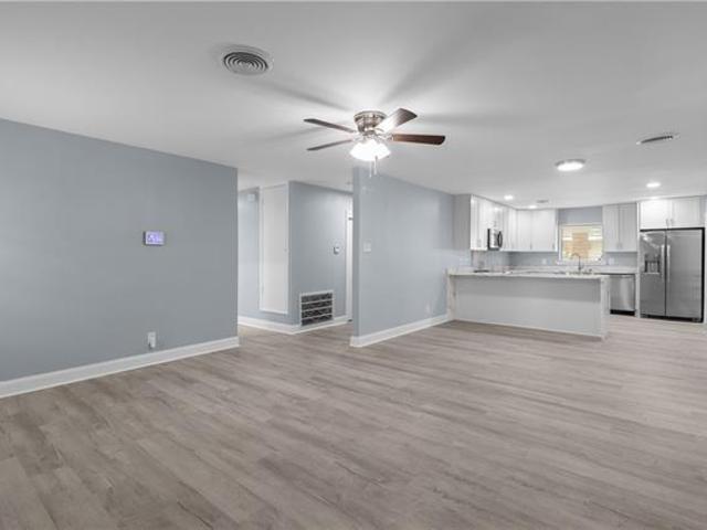 3345 Somerset Dr Drive