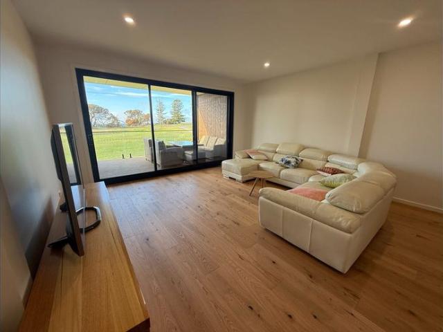 3/347 Hanlon Parade, Portland