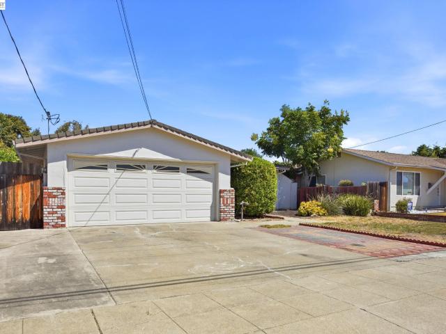 33438 University Dr
