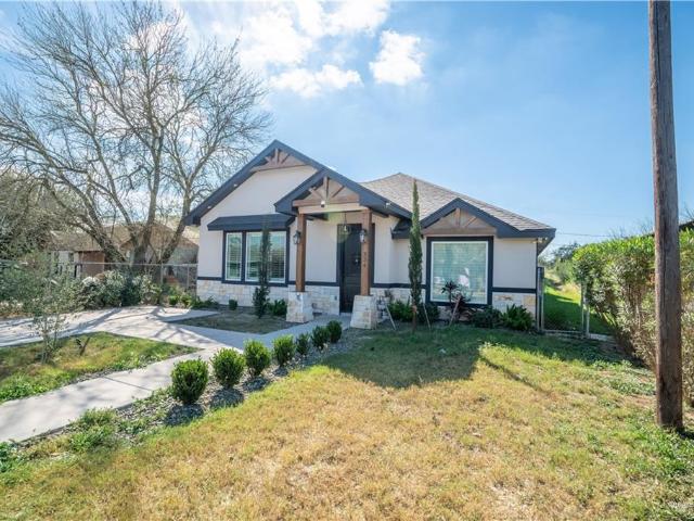 334 E Ciro Caceres Avenue
