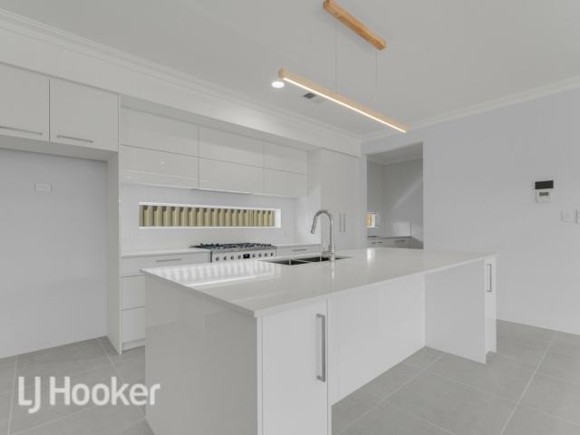 334 landbeach boulevard alkimos wa house for rent lj hooker