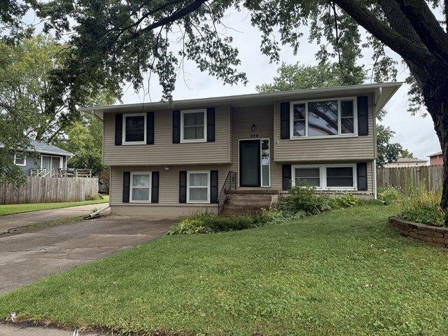 334 W 64th St, Davenport, IA 52806
