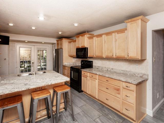 33551 th St, Waukee, IA