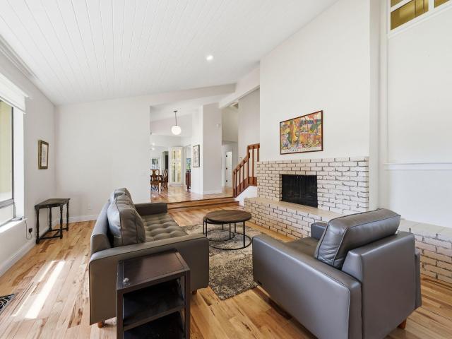 3350 Mountain Oak Drive