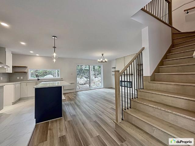 3350 rue Du Versant, Ste Adèle à louer