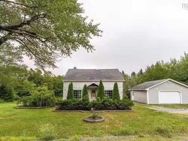 3352 Beaver Bank Road, East Uniacke, NS, B4G 0E5 house for s.