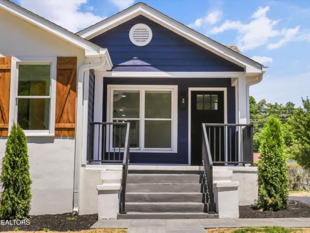 3352 Bellevue St