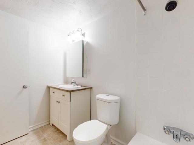 335 Cooper St. 1 Bedroom Apartment for Rent