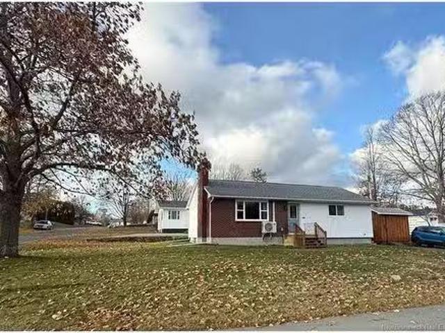 335 Beaumont Ave, Miramichi, NB, E1V 1E5 house for sale Lis.