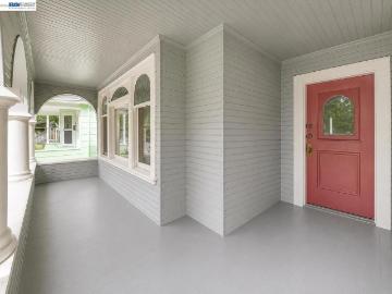 335 E Saint John