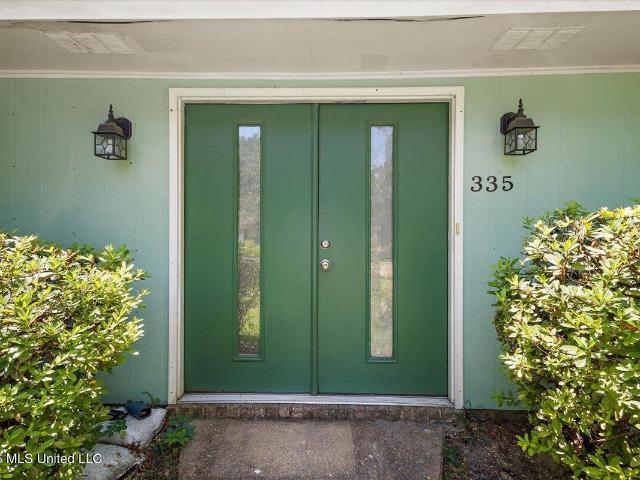 335 Foxboro Drive