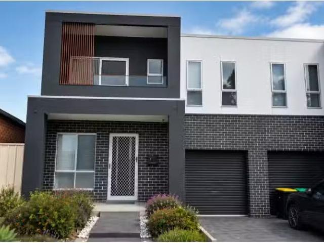 3/35 Jacaranda Crescent, Casula House for rent Listed by Anuj.