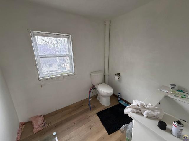 335 SW Western Ave, Topeka, KS 66606 | MLS #243486