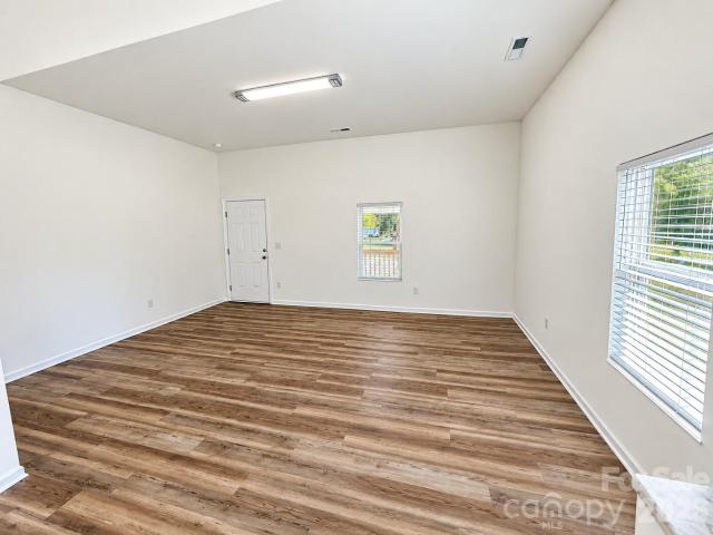 335 Unit A & Unit B N Oakland Avenue