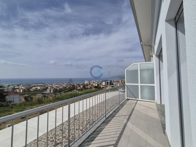 3365 Appartamento Trilocale in affitto a Catanzaro Lido Casciolino