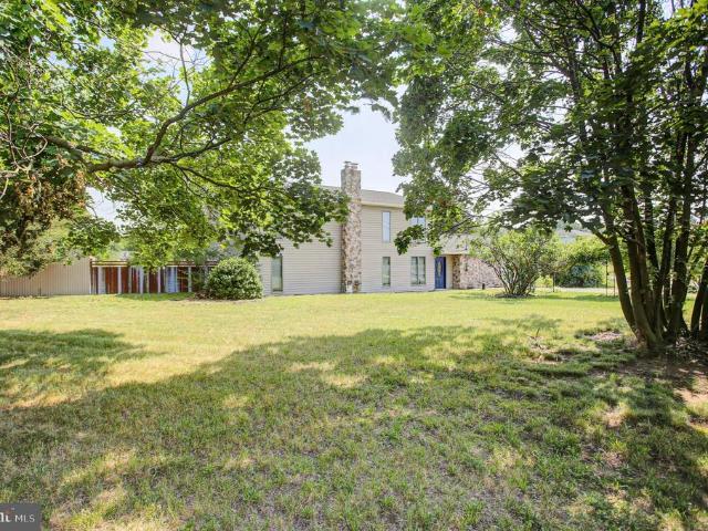 3365 Buchanan Trail W