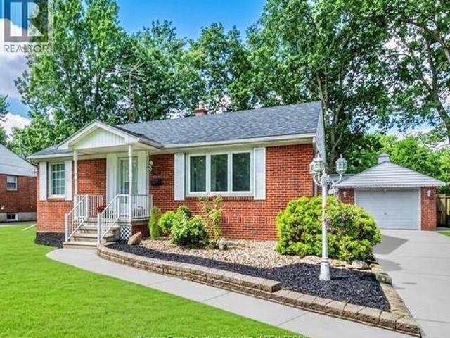 3365 Curry Avenue, Windsor, ON, N9E 2T4 house for sale | Listing ID 26014 | Royal LePage