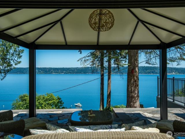 3365 Shoreline Drive
