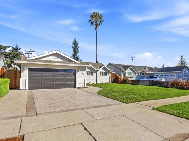 3367 Lindenoaks Drive