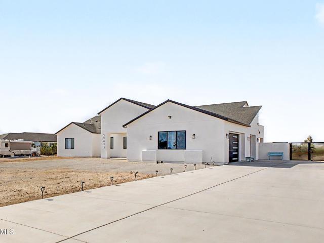 33634 W EARLL Drive
