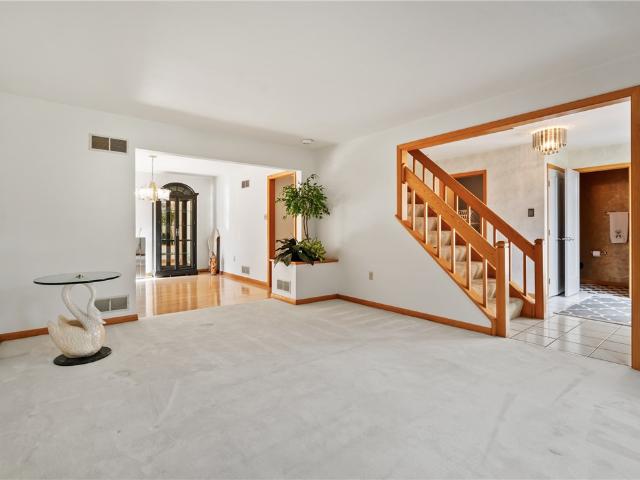 336 Cobblestone Cir