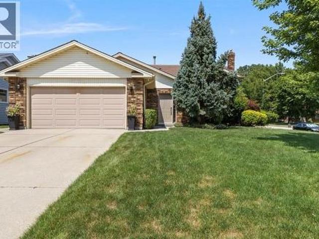 336 Brentwood Crescent, St Clair, ON, N0N 1G0 house for sale | Listing ID 26017 | Royal LePage