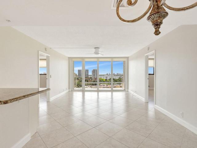 336 Golfview Road, PH09, North Palm Beach, FL